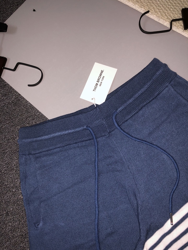 ブランドハーフパンツ背面デザイン